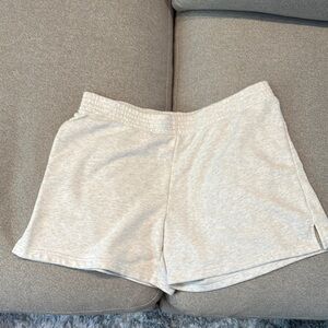 Aritzia TNA airy fleece perfect size L